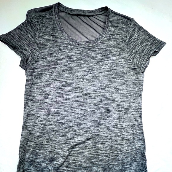 Lululemon Heather Black Mesh Back Beat The Heat Tee Size 6 - Picture 7 of 11